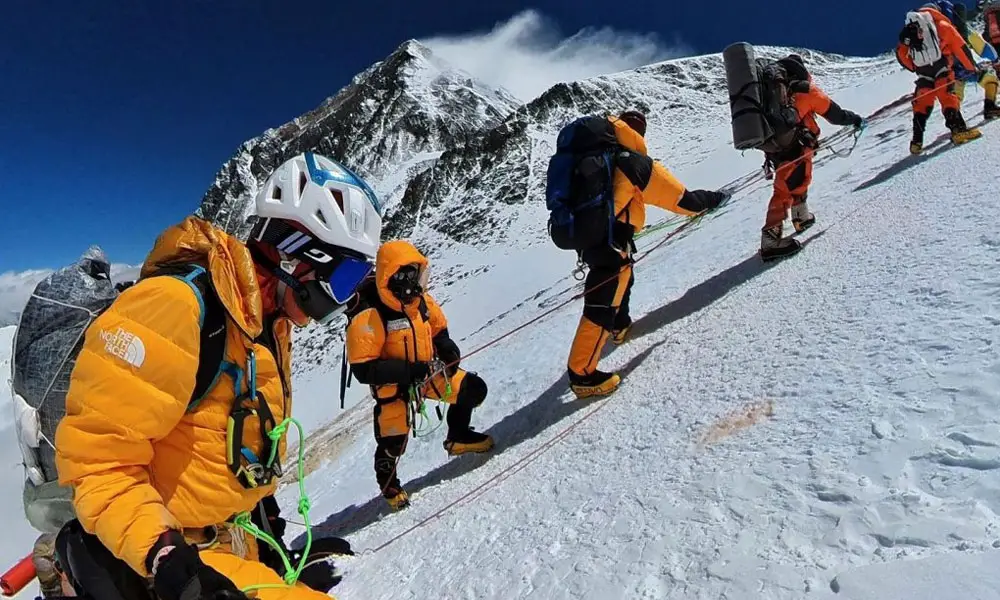 Has anyone climbed Everest without a Sherpa?