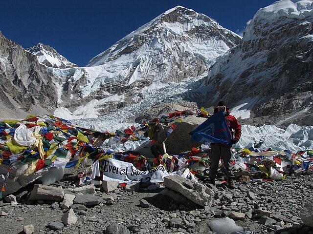 Litter trash rubbish garbage junk at Mount Everest Base Camp - South (Nepal)