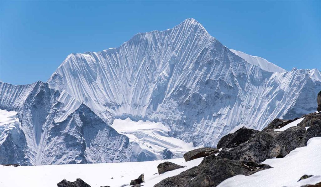 tsergo ri the high point on the langtang valley